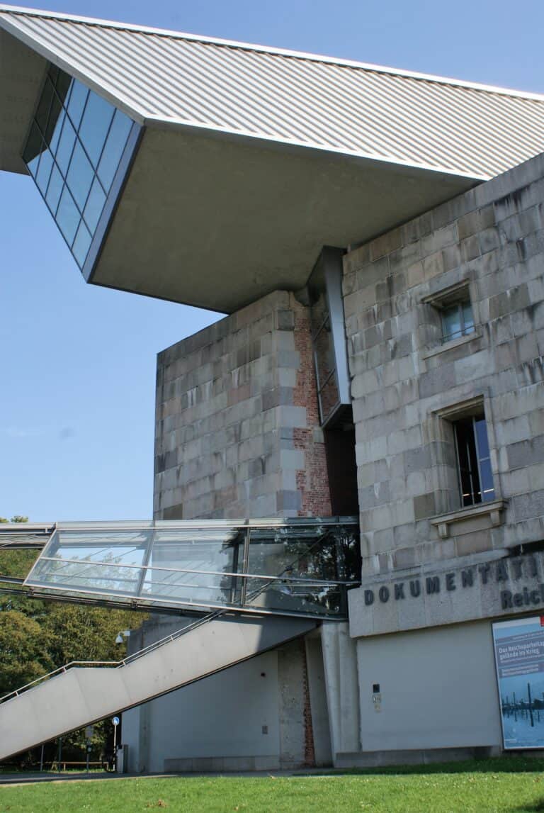 Unterwegs in Nürnberg das Dokumentationszentrum Reichsparteitagsgelände Unterwegs in Nürnberg das Dokumentationszentrum Reichsparteitagsgelände